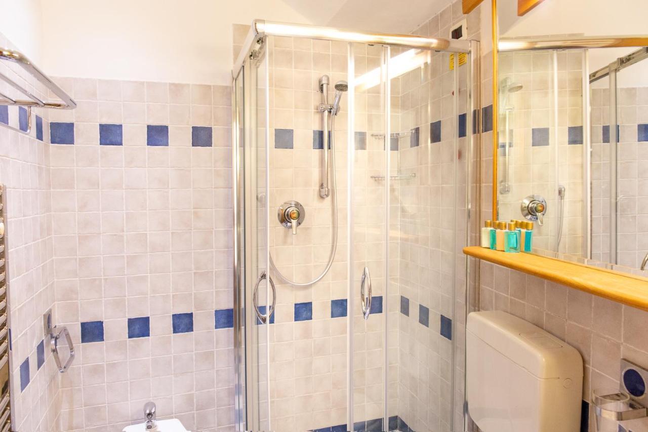 Via Mazzini - Francamaria Rooms Вернаца Екстериор снимка