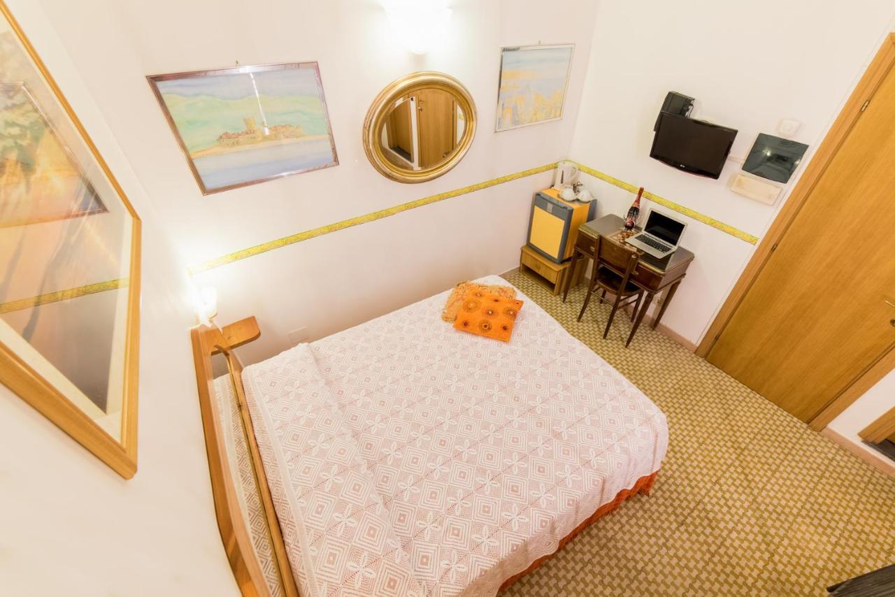 Via Mazzini - Francamaria Rooms Вернаца Екстериор снимка